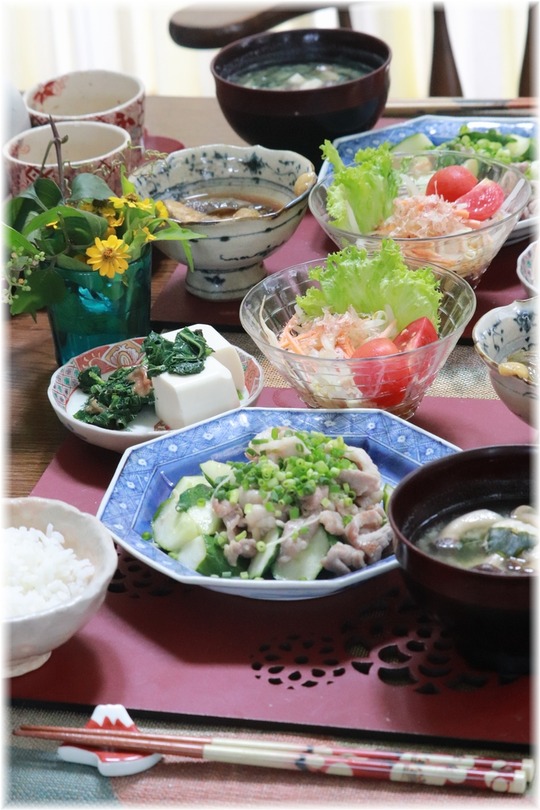  【レシピ】小間肉ときゅうりのネギ塩炒め。と　献立。と　夕方の梅仕事。
