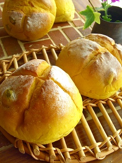 黄色いかぼちゃパン♪