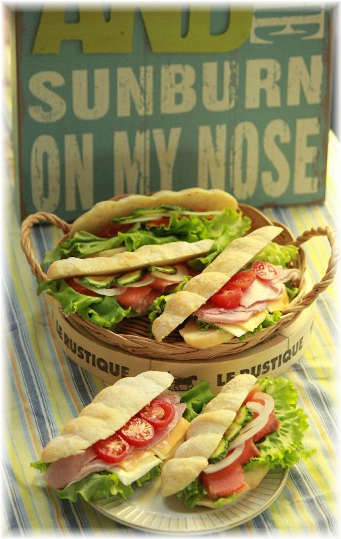 ミルクオリーブパンのもこもこサンドイッチ。