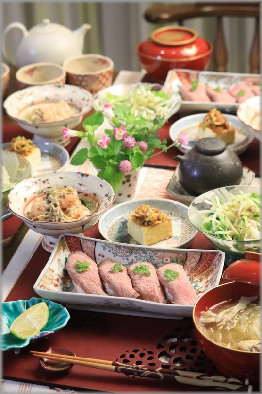 【レシピ】ローストビーフのお寿司。と　献立。　と　彼岸花。