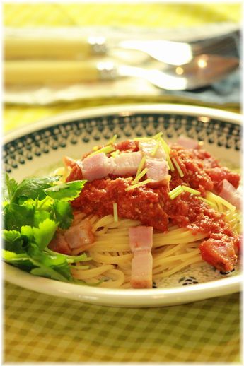 すり胡麻トマトパスタ。 と献立。