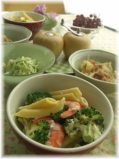 お鍋一つのスピードパスタの夕飯。