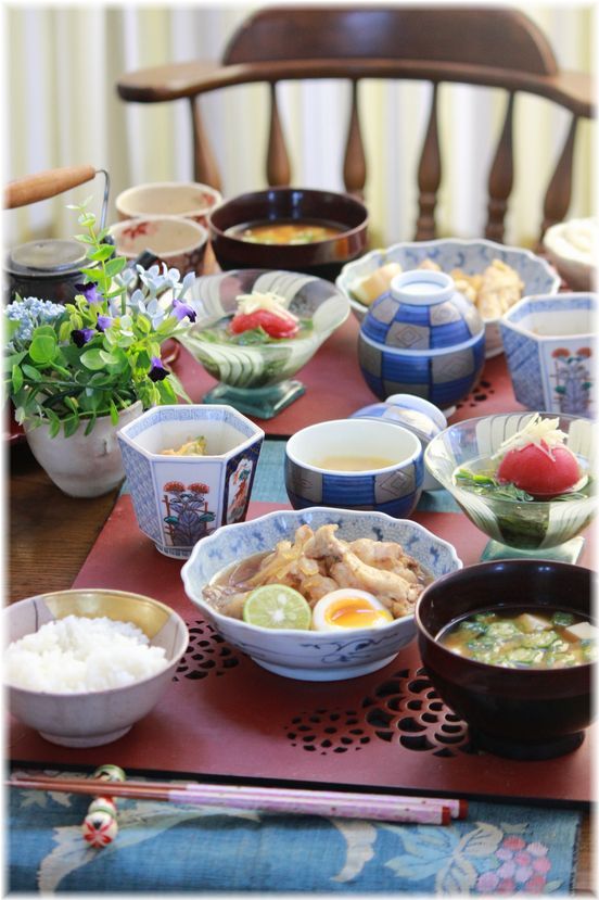 手羽元とたっぷり玉ねぎのさっぱり煮。 と 献立。 と 今月のお買い物まとめ。