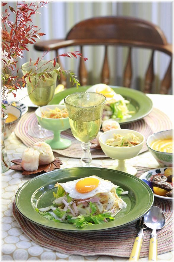 セロリとハムのバター醤油パスタ。 と 献立。