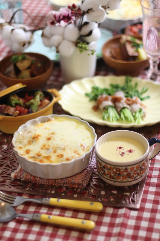 お豆腐ときのこの味噌グラタン。と　献立。と　こたつ風景。