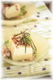 ネギベーコンの冷奴。 と 朝ごはん。