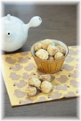 甘栗のコロコロクラッカー。