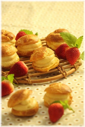 パン生地仕立てのシュークリーム。