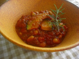 器と豆とかぼちゃのカレー。