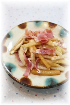 じゃがいもと里芋のきんぴら。 と朝御飯。