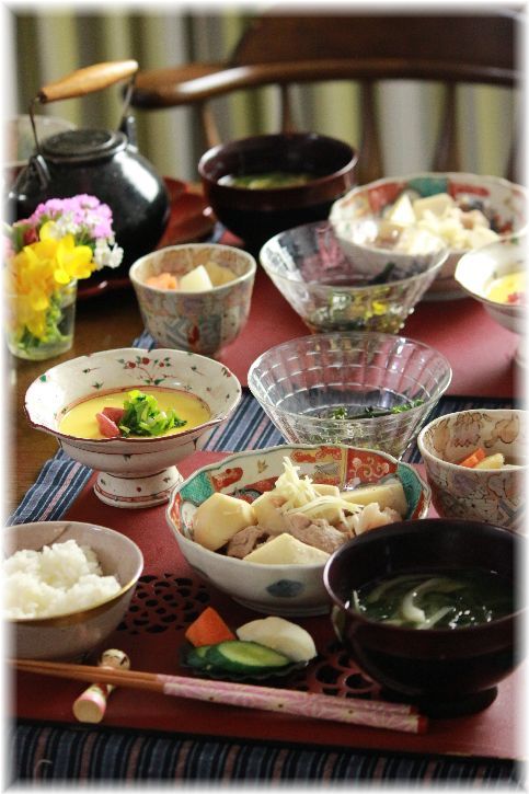 里芋と豚肉の甘辛生姜煮。 と 献立。
