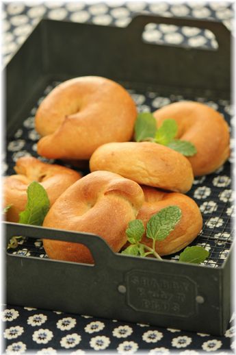 黒糖ミルクのミニベーグル。