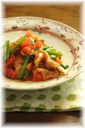 トマトとニラのコチュジャントロリ炒め。 と献立。