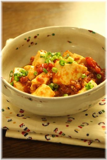 トマト缶麻婆豆腐。 と 献立。