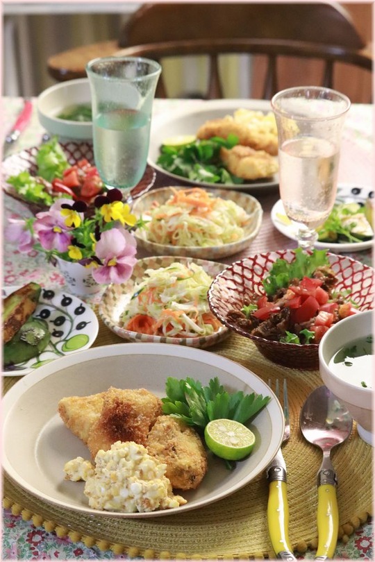 【レシピ】アボカドが硬かった時のアボカドのバター醤油ソテー。とめかじきのバジルフライの献立。　と　眠い顔と朝ごはん。