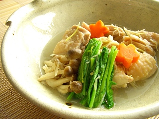 鶏とホタテ缶の煮物。