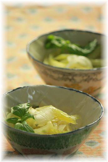 速攻セロリのピクルス・バジル風味。 と献立。