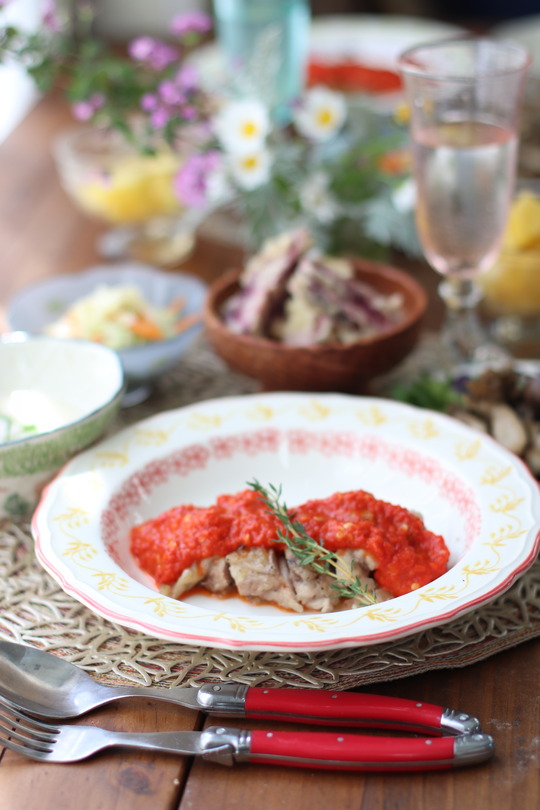 【レシピ】赤ピーマンソースのチキンソテー。と　献立。と　雨上がり。