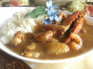 シーフードカレー。 と献立。