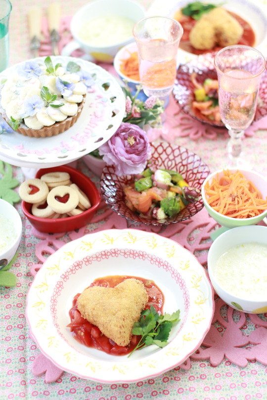 【レシピ】バレンタインデーは中からチーズとろーりのハートのメンチカツ。　そして　チョコレート禁止(>_<)