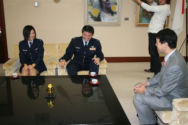 空へ 高山侑子さんが新潟県知事を表敬訪問しました よみがえる空 Rescue Wings