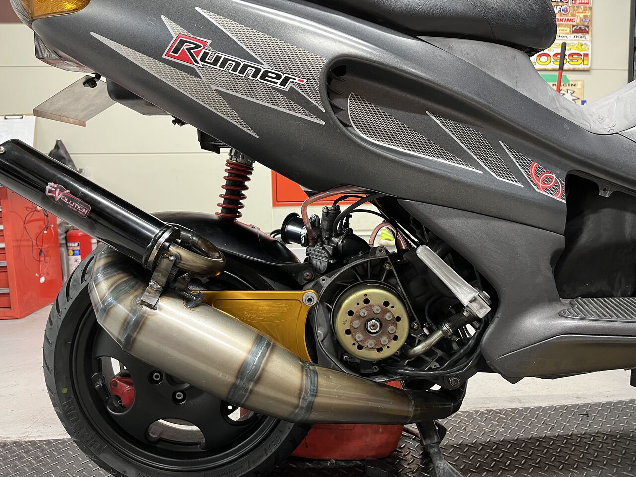 NEW！！在庫車両の紹介 ジレラ ランナーFXR180×2台！！ : カスタム