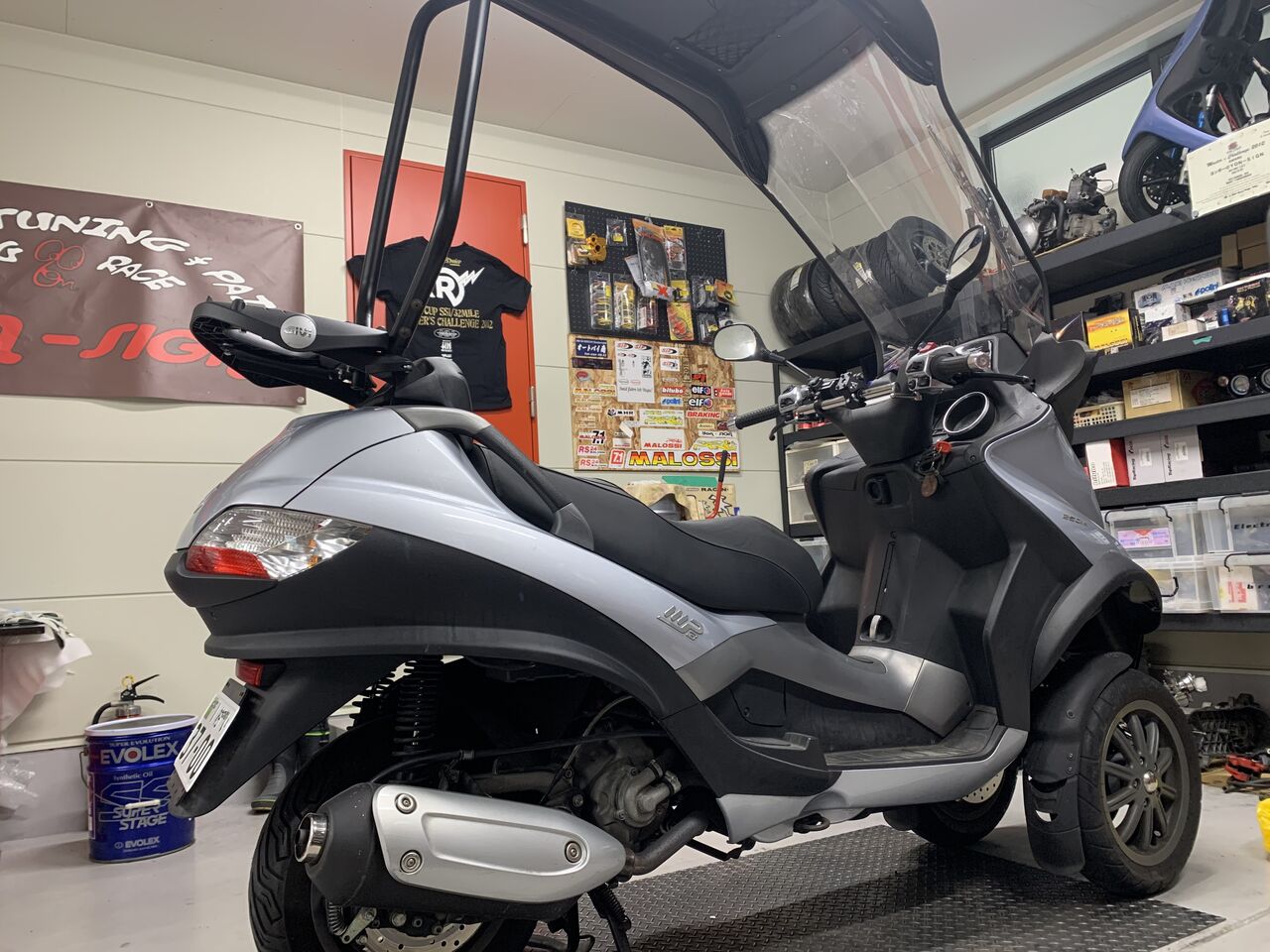 22秋冬新作 ピアジオ Mp3 逆トライク リアフェンダー Www Takemetotheriver Ca