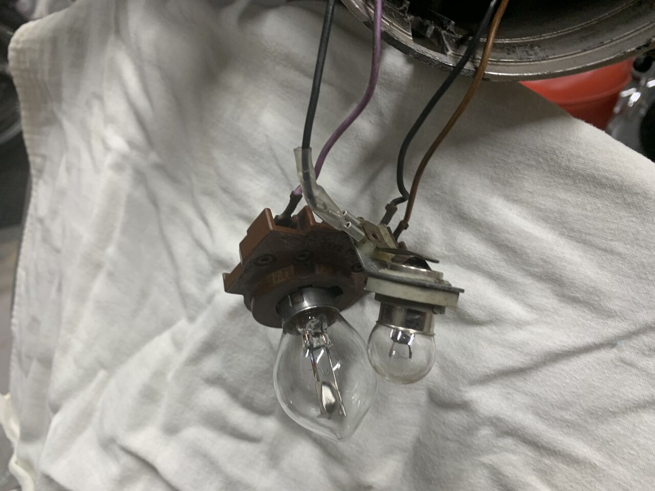 ベスパ ｅｔ３ 電装トラブル ヘッドランプ テールランプ切れ カスタムバイクショップyon Sign