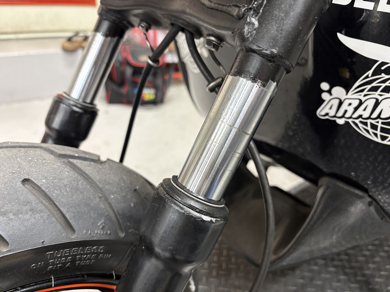 ベスパ px200 取り外し フロントフォーク ベスパ px200 取り外し