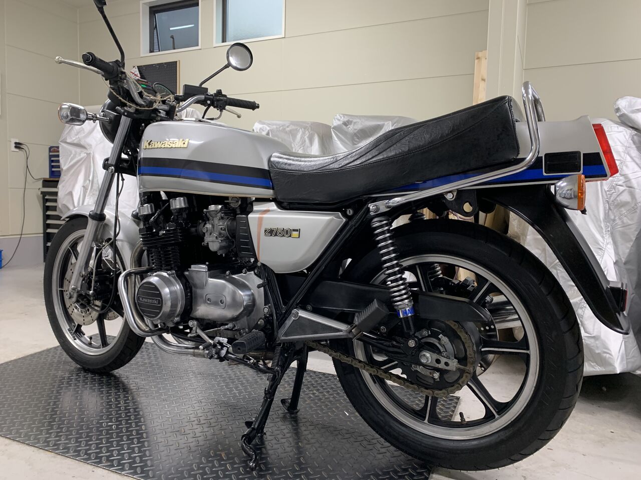 KAWASAKI Z750FX フレーム （書付き） カワサキ [C-25-0418-50] KAWASAKI Z750FX フレーム （書付き） カワサキ [C-25-0418-50