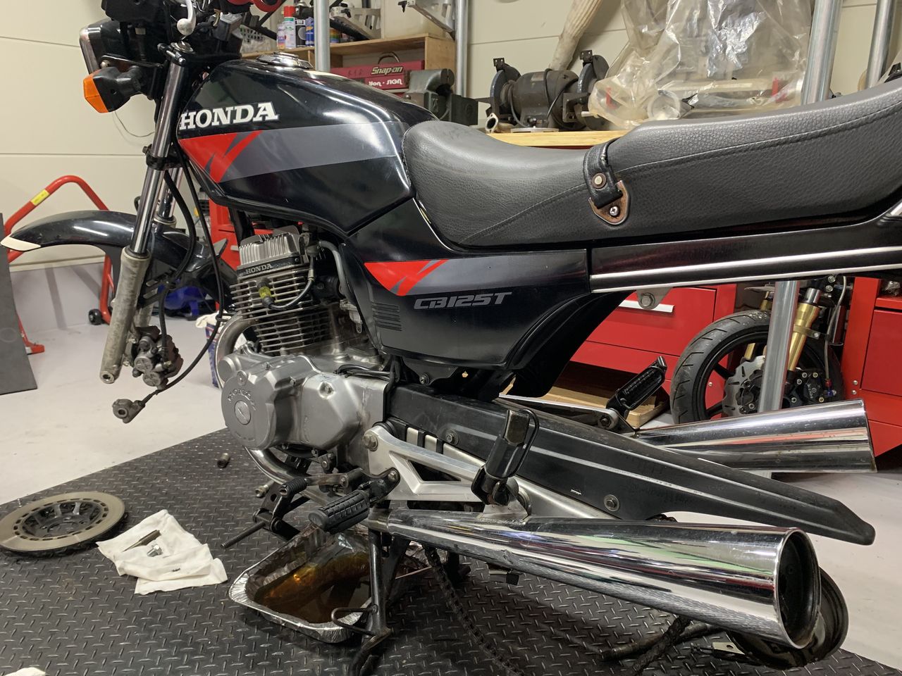 CB125T スプロケ チェーン交換 ついでに？オイルシール交換α