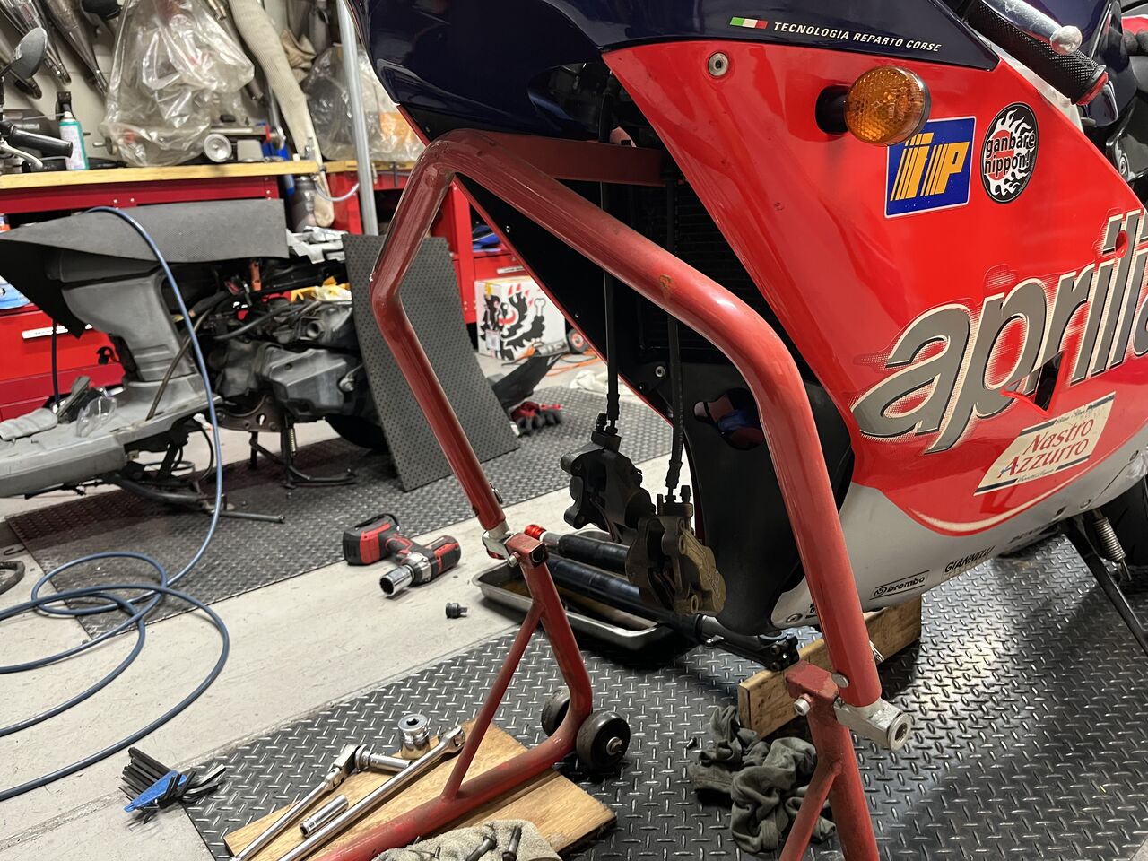 アプリリア RS250 フロントフォーク＆キャリパーO/H