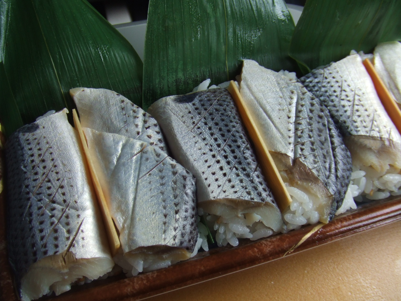 空弁 魚祭 鮗 このしろ寿司 ヨネスケの駅弁 空弁 食べて答弁