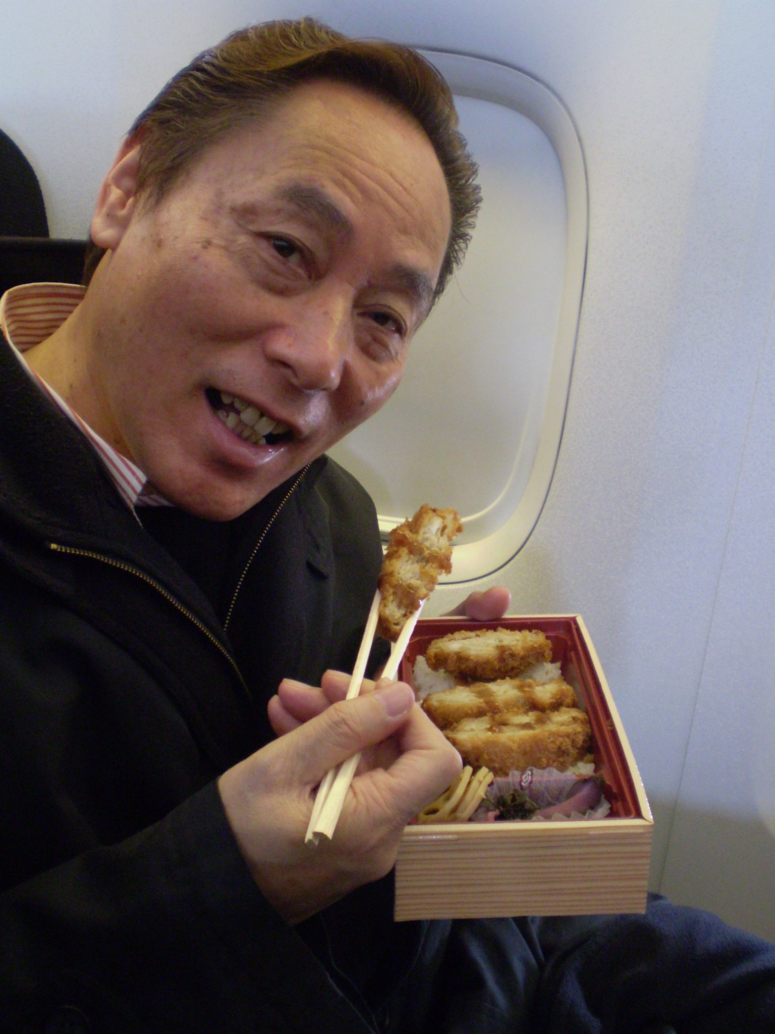 空弁 まぐろカツ重 ヨネスケの駅弁 空弁 食べて答弁