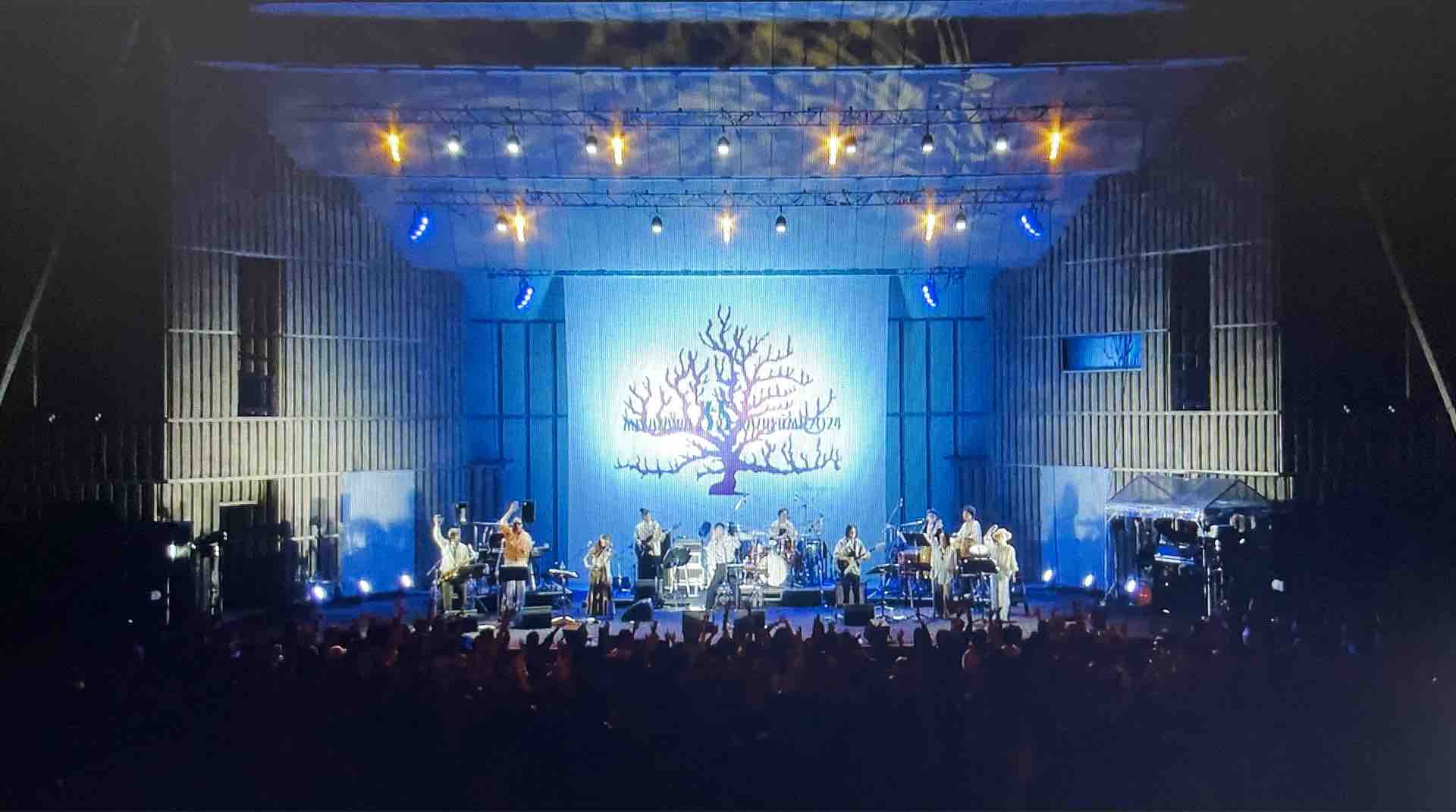 宮沢和史 音楽生活35周年 at 日比谷野外音楽堂 : マンドリン風来坊よねっち