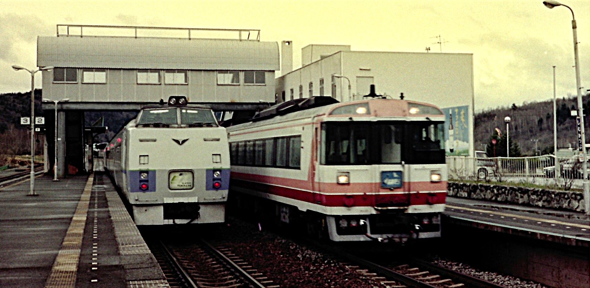 思い出のスナップ「スーパーとかち・おおぞら」の並び ～キハ183