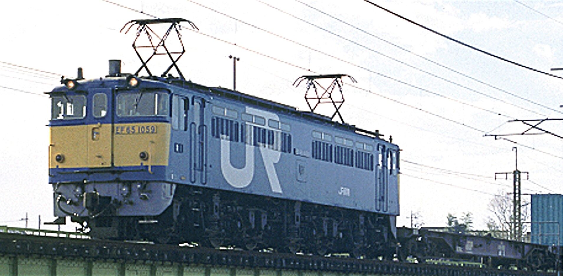 思い出のスナップ「EF65-1059号機」～新生JRイメージを模索した試験