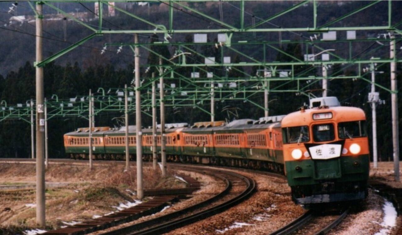 165系(クハ165)　7両 思い出のスナップ・165系 懐かしの急行「佐渡」号 : 波浪規定の部屋