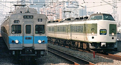 思い出のスナップ「あさま色の<あずさ> と 営団5000系の並走」～大月駅