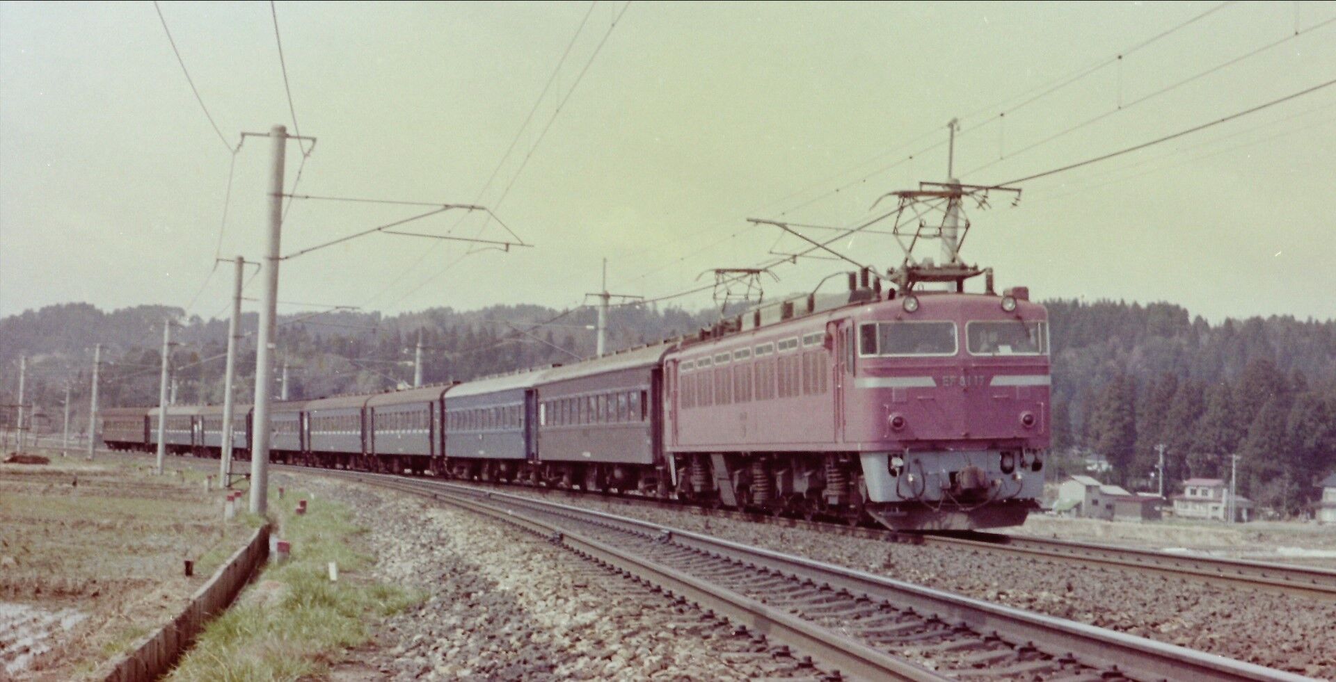 思い出のスナップ「客レドン行」～富山発 長岡行 普通列車～ : 波浪