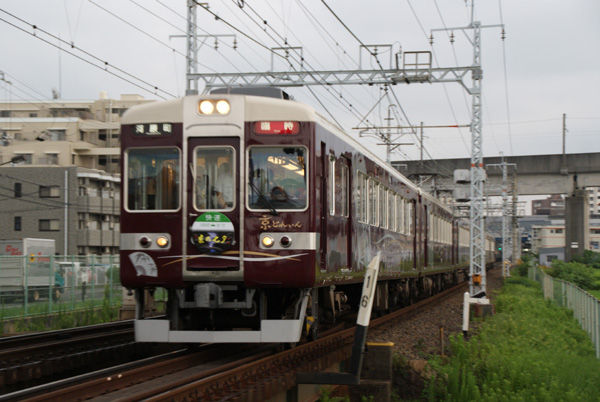 阪急6300系京とれいん快速として走る 関西中心の鉄道写真