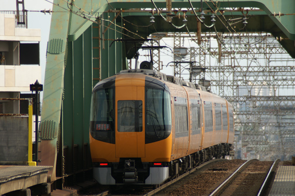 関西中心の鉄道写真:近鉄名阪特急直通50周年記念ロゴつきアーバンライナー - livedoor Blog（ブログ）