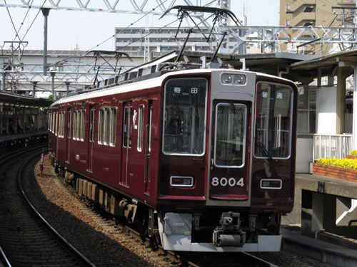 二本ツノの阪急8000系宝塚線仕様 : 関西中心の鉄道写真