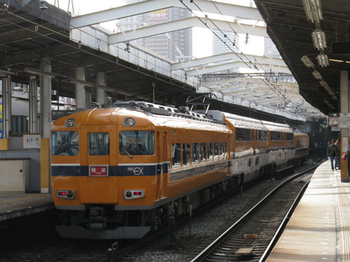 近鉄系ビスタカー階下席をリニューアル 関西中心の鉄道写真