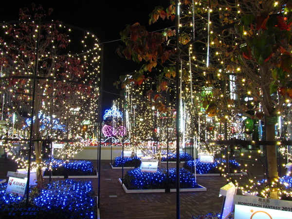 2405イルミの向こうに桃太郎191220