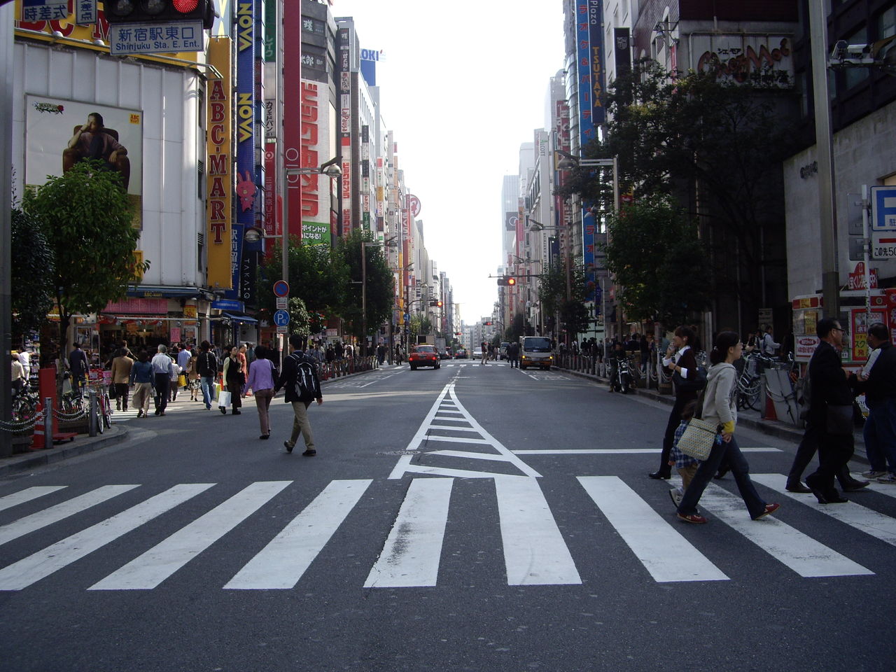 新宿のとある通り