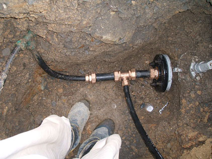 給水管分岐工事 本管取り出し工事 断水工事 上下水道工事店のよろず設備 たまに更新作業日記