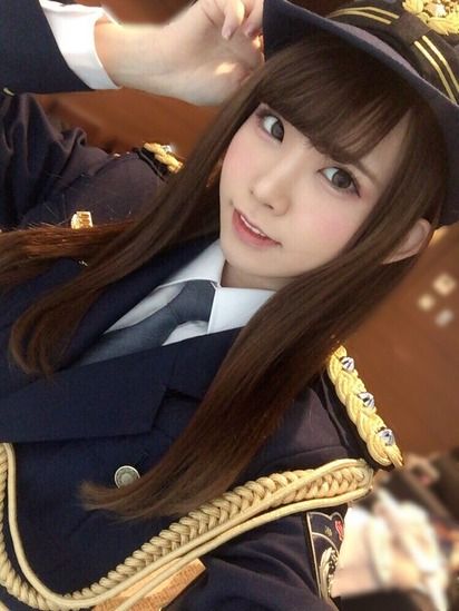 【必見】日本一のコスプレイヤーえなこさん(23)、一日警察署長を務める