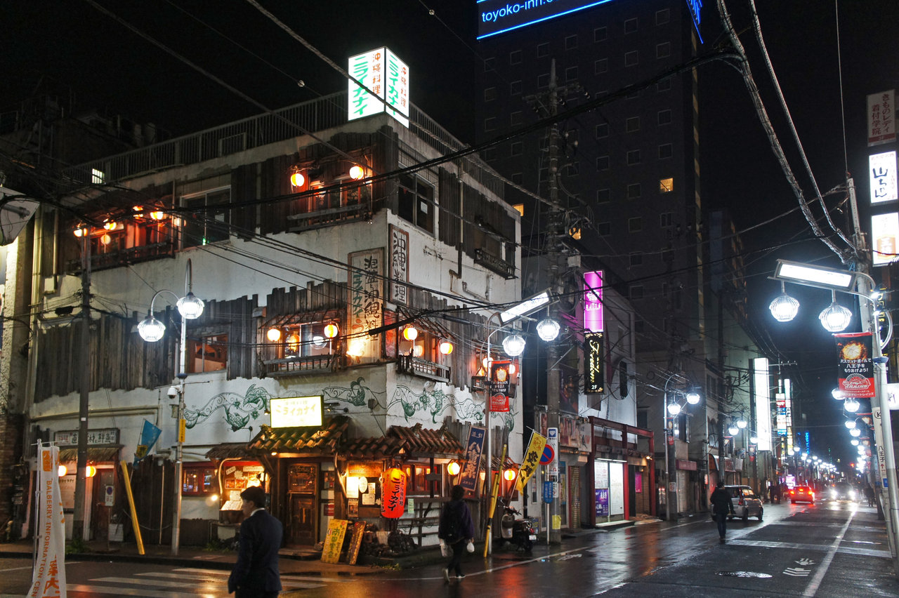 夜散歩のススメ17 八王子の繁華街 ３つの街角建物 夜散歩のススメ