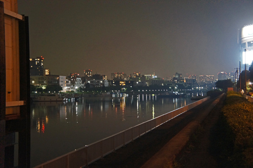夜散歩のススメ2261 勝島運河 突き出る傘テント 夜散歩のススメ 夜散歩のススメ2261 勝島運河 突き出る傘テント 夜散歩のススメ